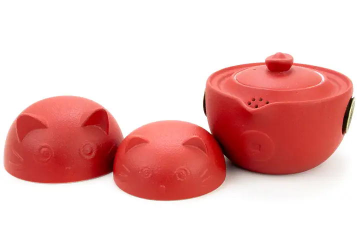 Thumbnail of assets/images/cattravelteaset-red-1.jpg